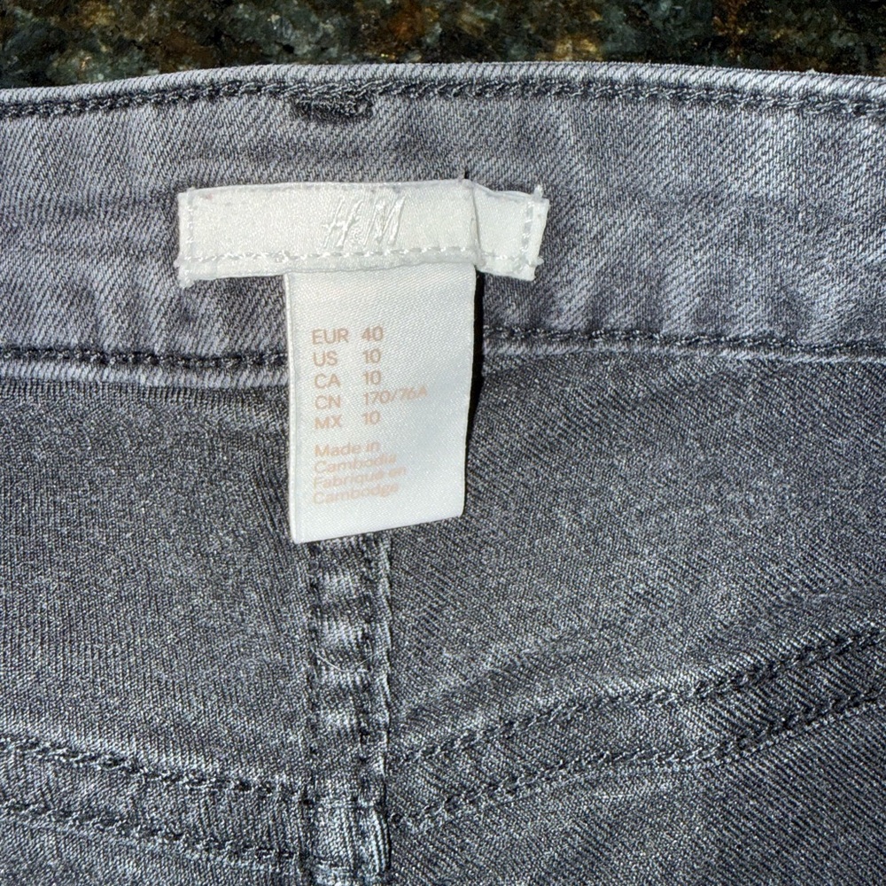 H&M Women's Denim and Striped Shorts Trio - Picture 10 of 10